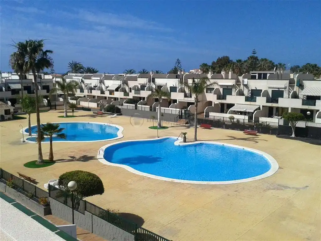 Vista exterior de Apartamento de alquiler en Arona con Aire acondicionado, Terraza y Amueblado