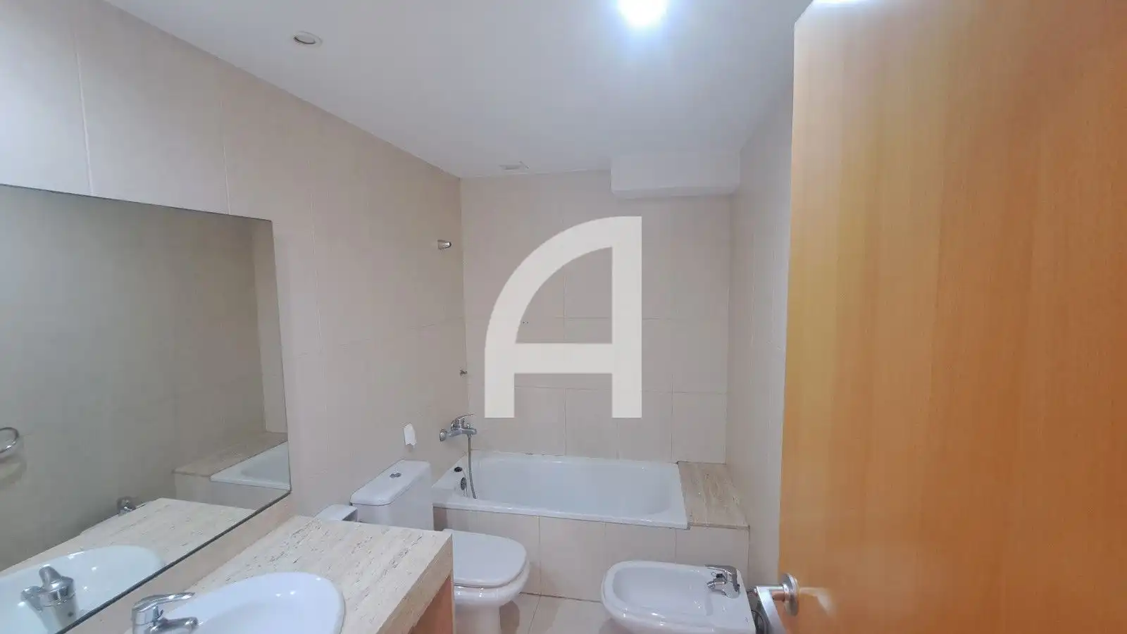 Baño de Dúplex en venta en Terrassa con Calefacción y Terraza