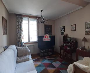 Sala d'estar de Casa o xalet en venda en Ourense Capital  amb Calefacció i Balcó