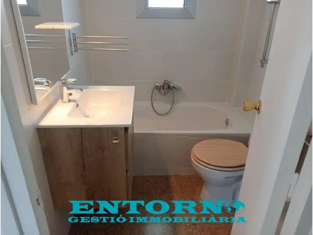 Bathroom of Flat for sale in Mollet del Vallès  with Air Conditioner, Terrace and Balcony