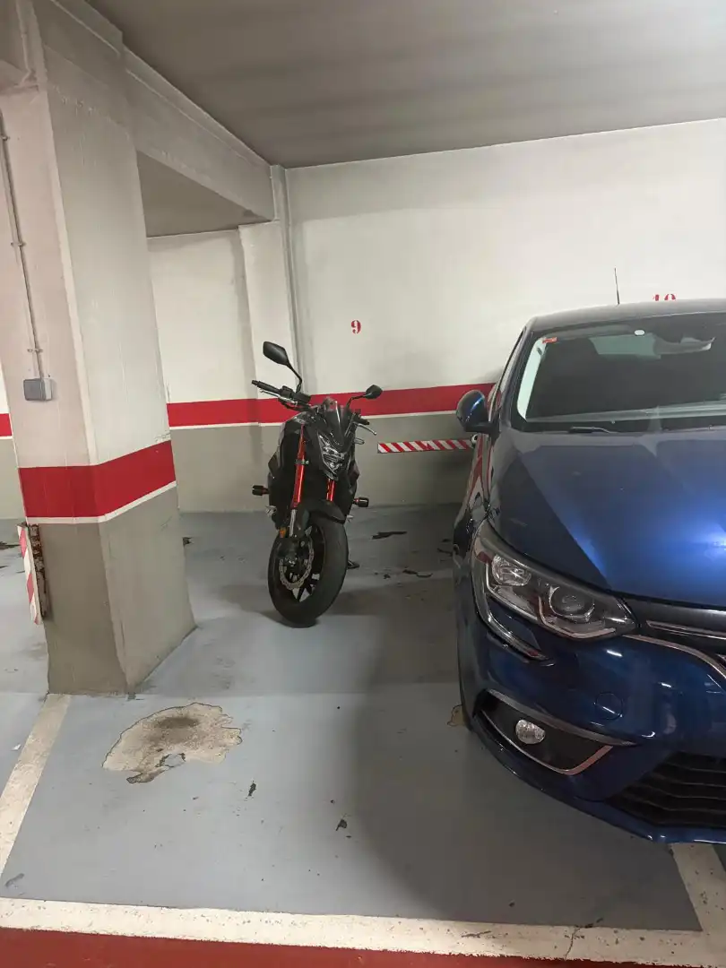Aparcament de Pis en venda en A Coruña Capital  amb Calefacció, Parquet i Terrassa