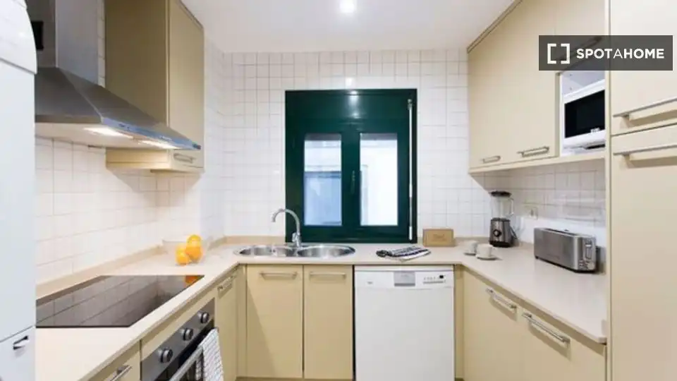 Flat with terrace to rent in Ciutat Vella, imagen 9