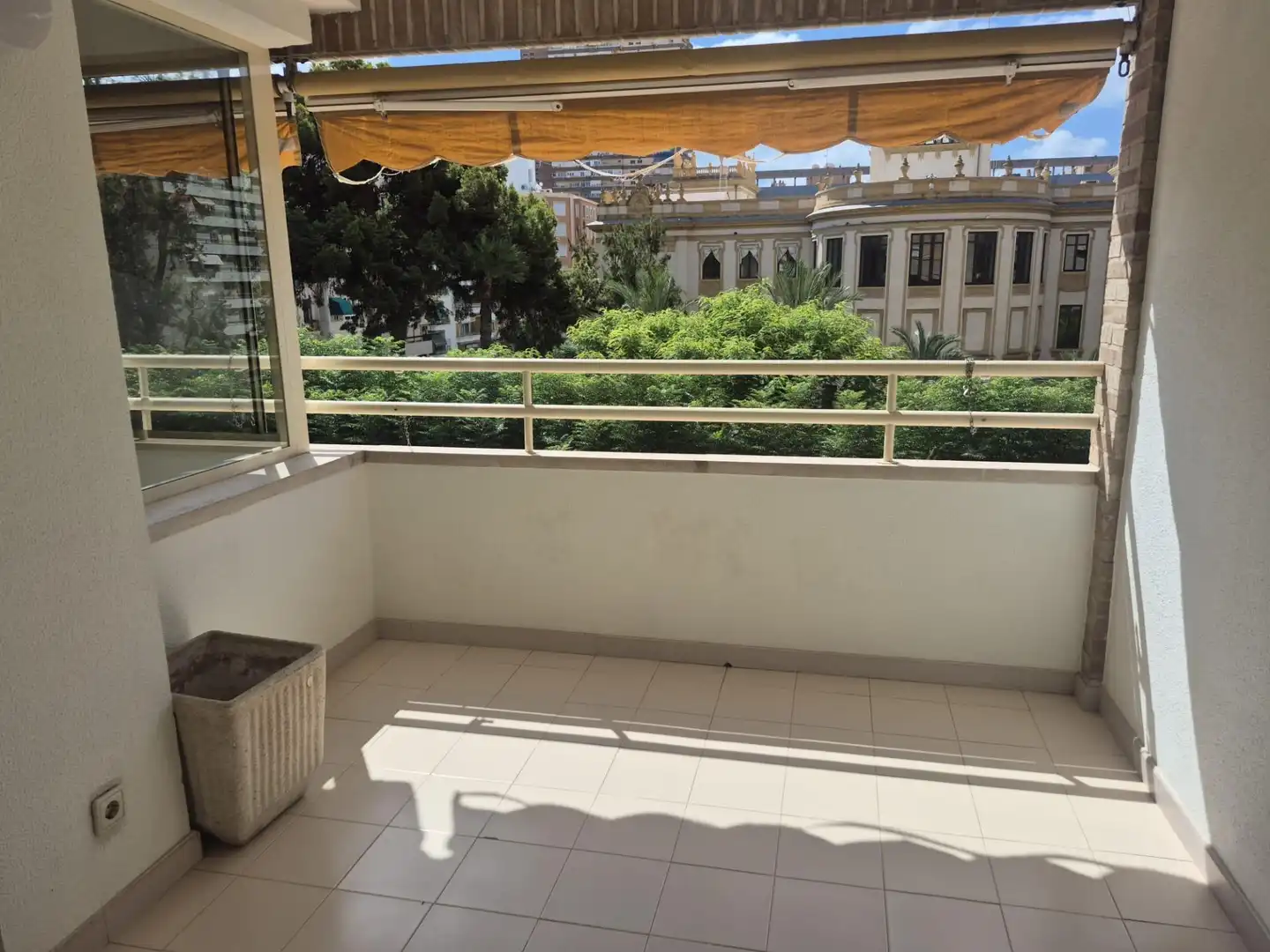 Terrassa de Pis de lloguer en Alicante / Alacant amb Aire condicionat, Calefacció i Terrassa