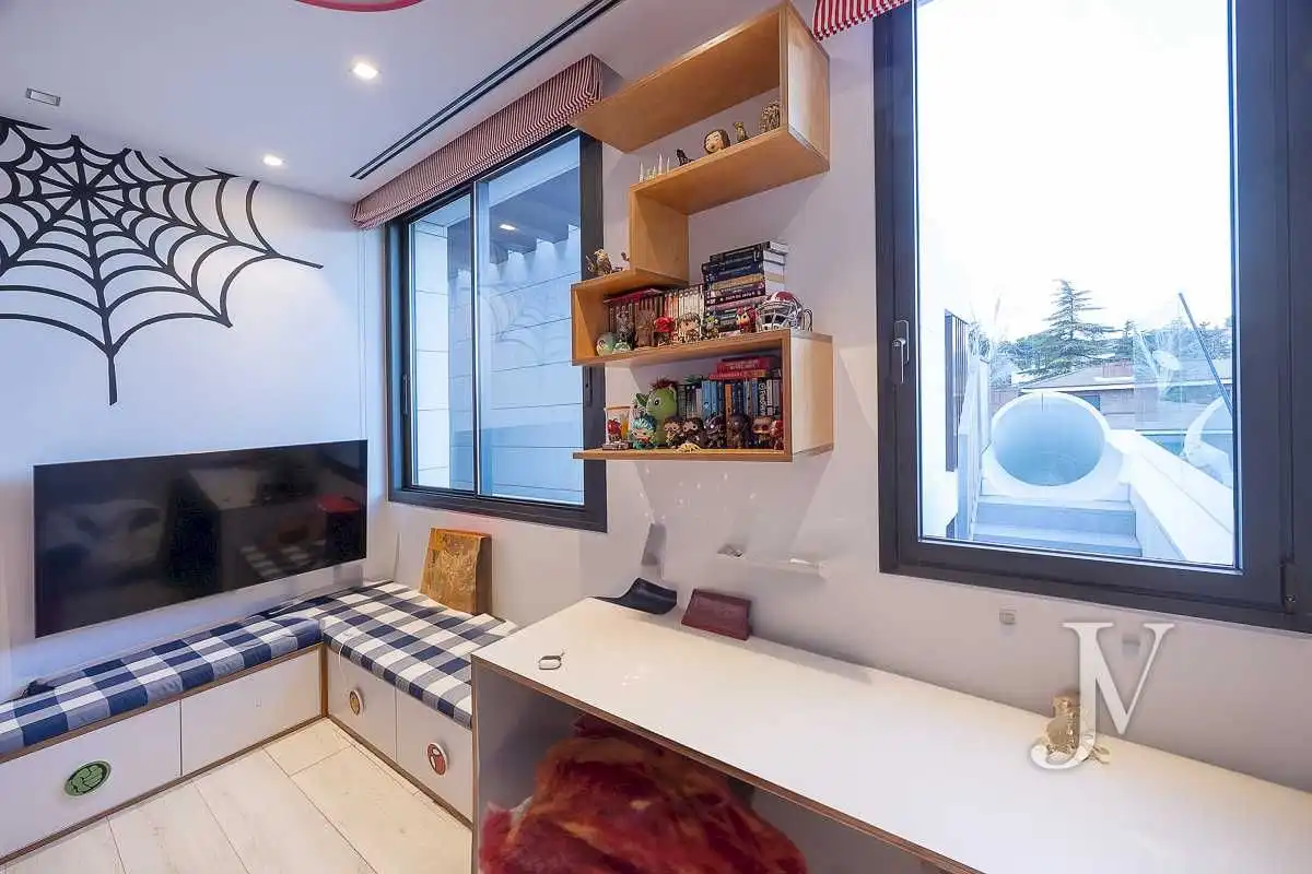 Bedroom of Houses for sale in Madrid  with Air Conditioner, Heating and Private garden