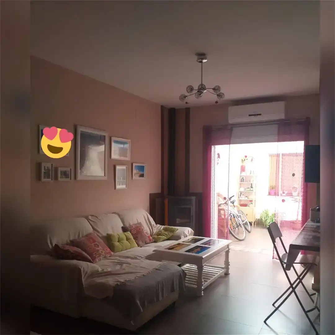 Sala d'estar de Casa adosada en venda en Aguadulce (Sevilla) amb Aire condicionat, Parquet i Traster