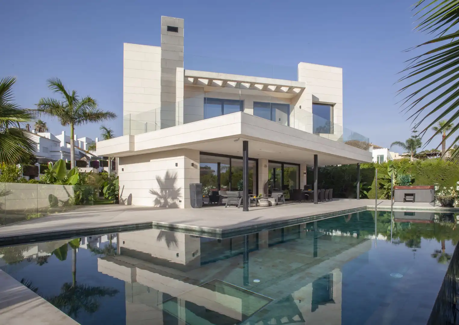 Chalet con terraza en venta en Calle Paris 23