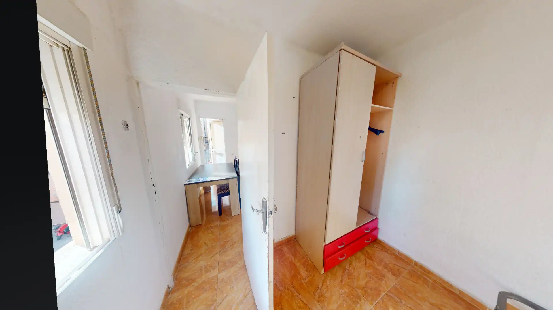 Habitación de Piso en venta en Almería con Amueblado, Balcón y Alarma
