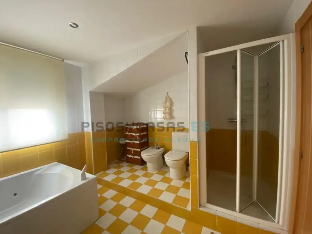 Bathroom of Houses for sale in San Mateo de Gállego  with Air Conditioner, Private garden and Terrace