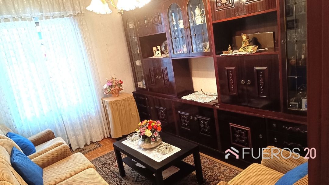 Living room of Flat for sale in Barakaldo   with Terrace, Furnished and Balcony