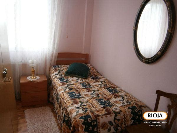 Bedroom of Flat for sale in Vitoria - Gasteiz  with Heating, Terrace and Storage room