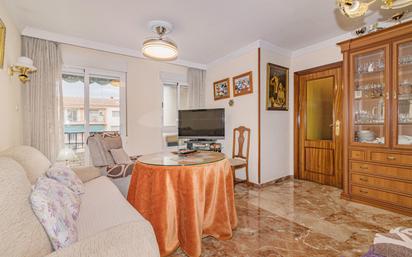 Living room of Flat for sale in  Granada Capital  with Air Conditioner, Heating and Parquet flooring
