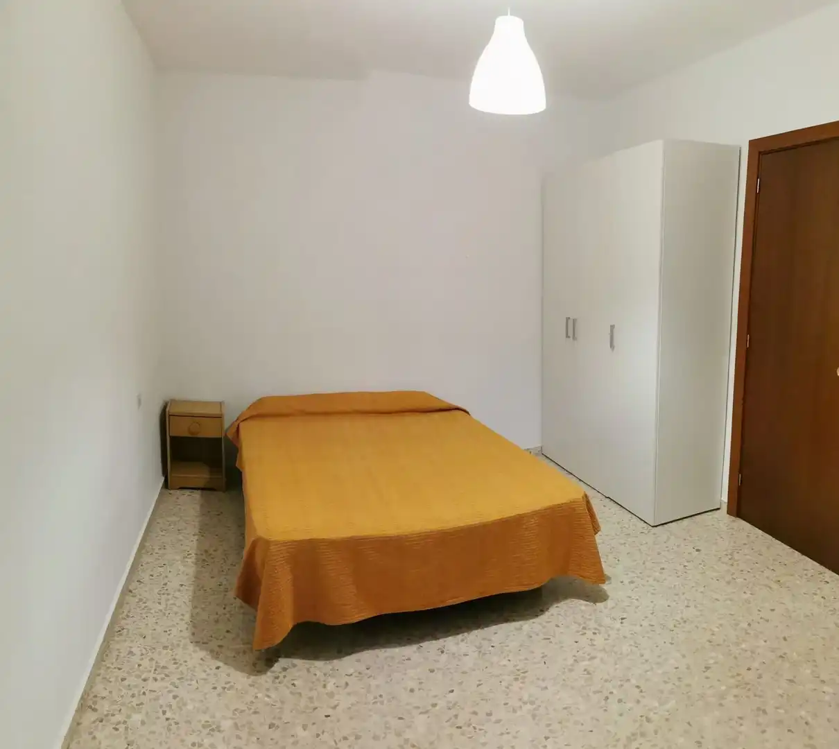 Bedroom of Flat for rent in Sevilla  with Air Conditioner, Terrace and Furnished
