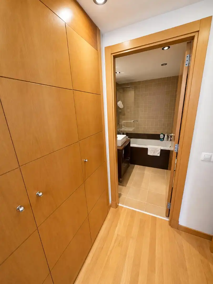 Bathroom of Flat for sale in Madrid  with Air Conditioner, Heating and Storage room