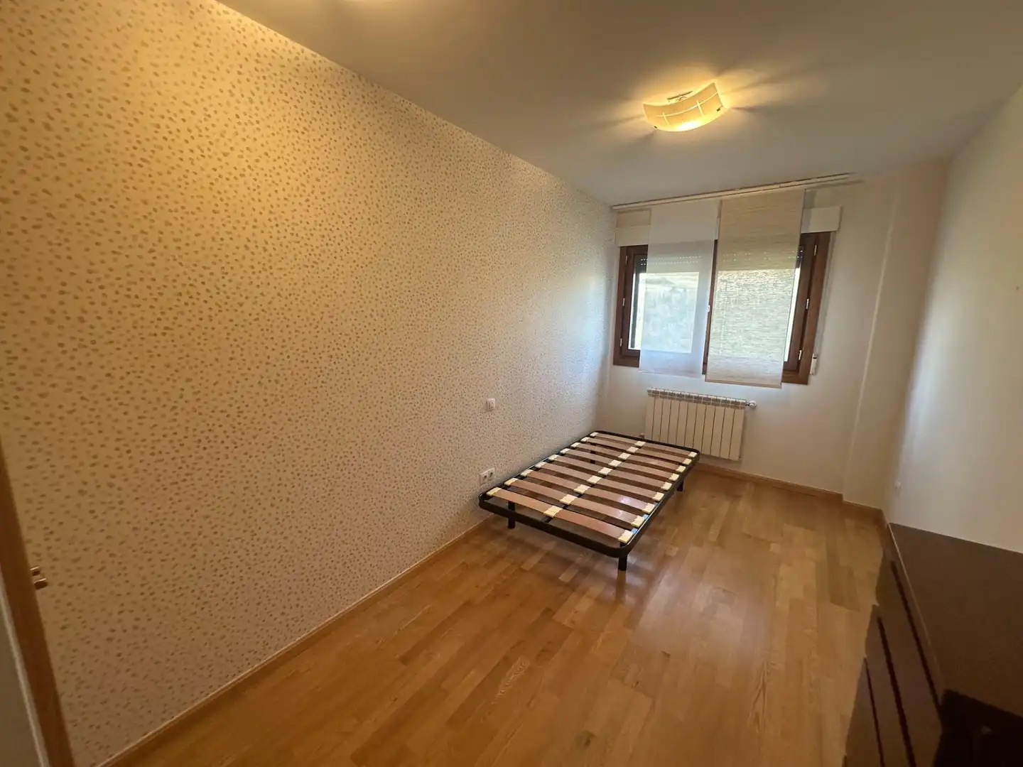 Bedroom of Flat for rent in Burgos  with Heating, Storage room and Furnished