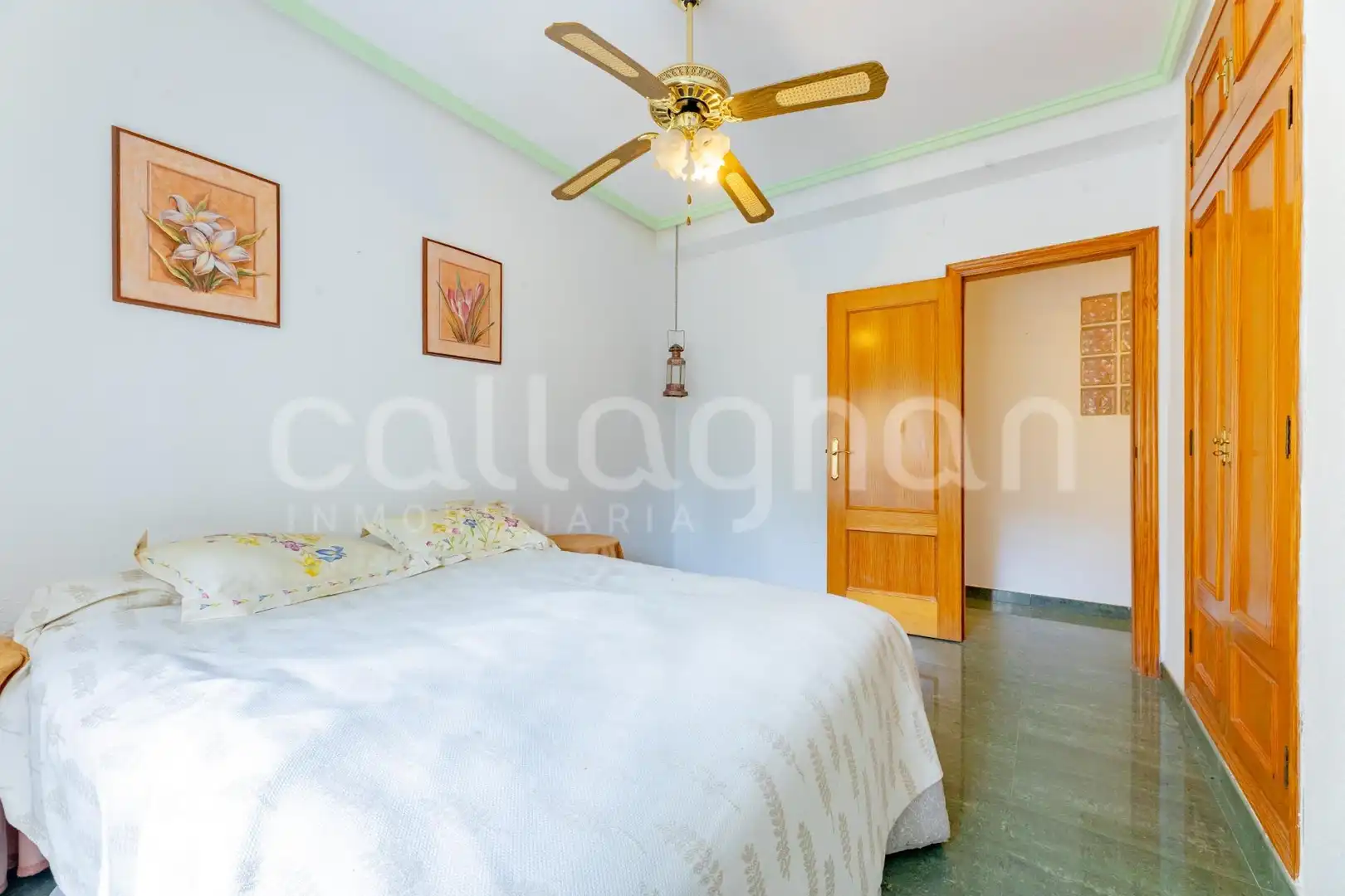 Dormitori de Casa o xalet en venda en La Pobla de Vallbona amb Aire condicionat, Calefacció i Jardí privat