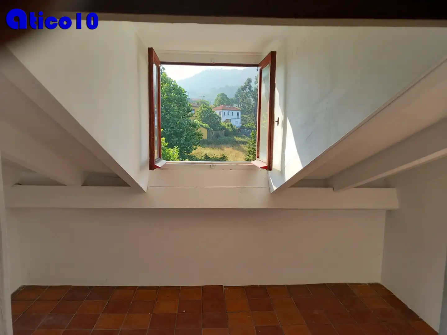Terrasse von Einfamilien-Reihenhaus zum Verkauf in Oviedo  mit Heizung, Privatgarten und Parkett