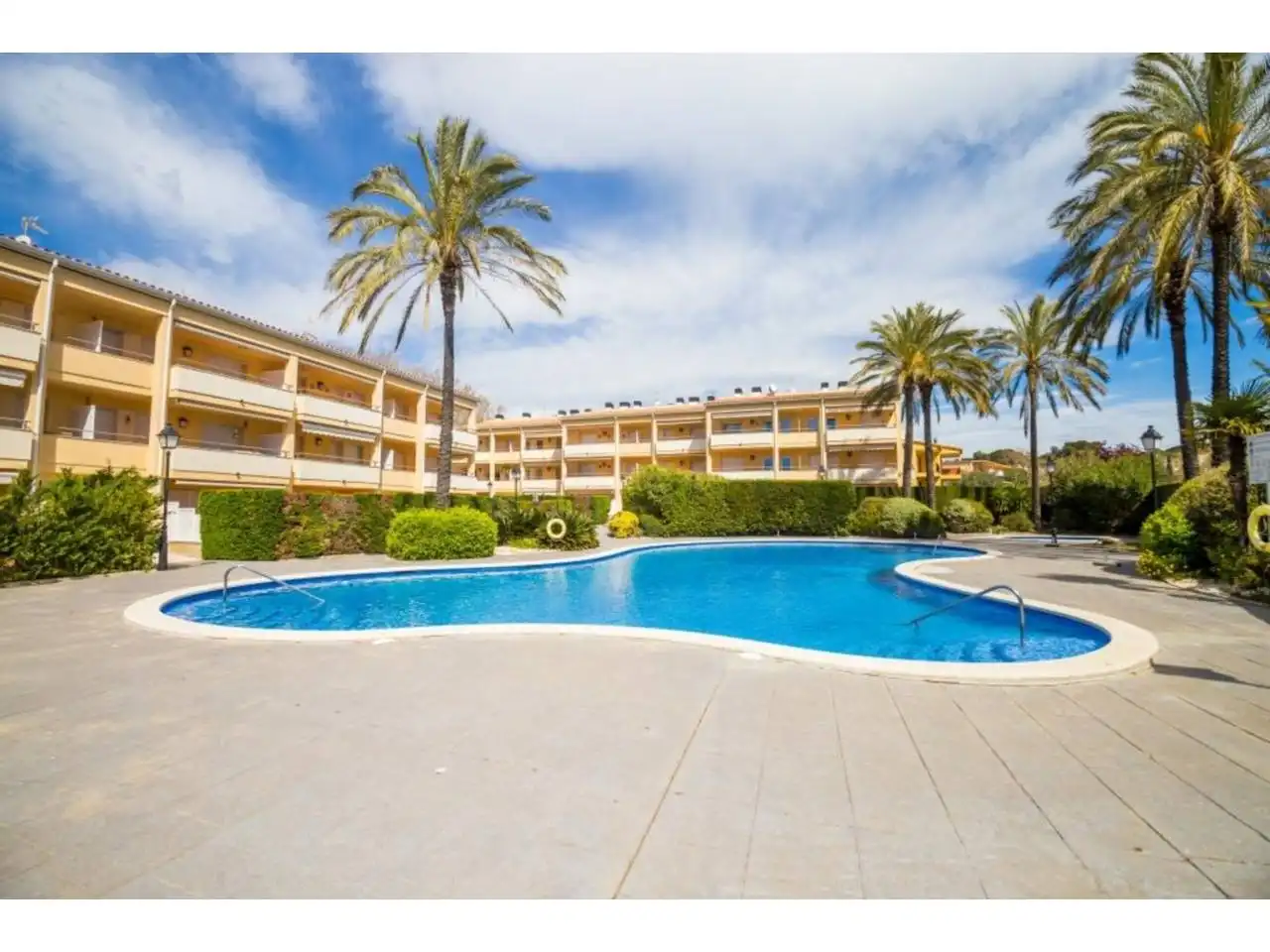 Außenansicht von Wohnung zum Verkauf in Castell d'Aro, Platja d'Aro i s'Agaró mit Heizung, Privatgarten und Terrasse