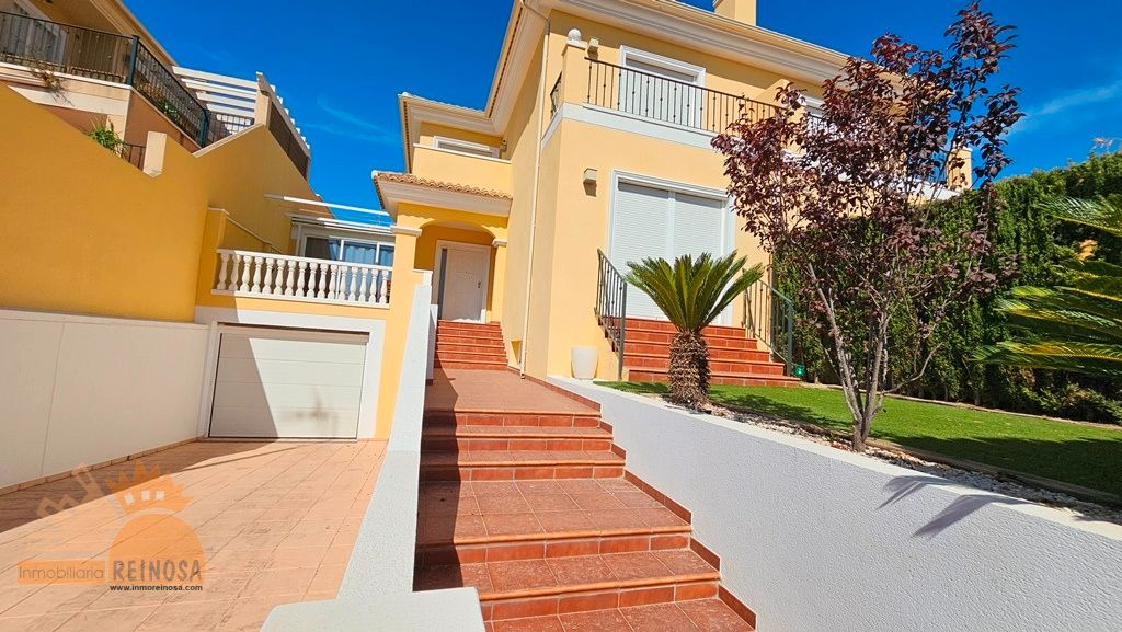 Vista exterior de Casa adosada de lloguer en Molina de Segura amb Aire condicionat, Calefacció i Jardí privat