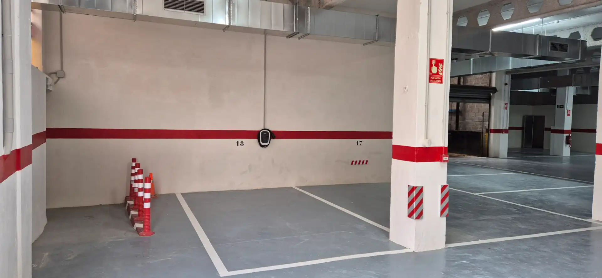 Parking of Garage for rent in Alfafar