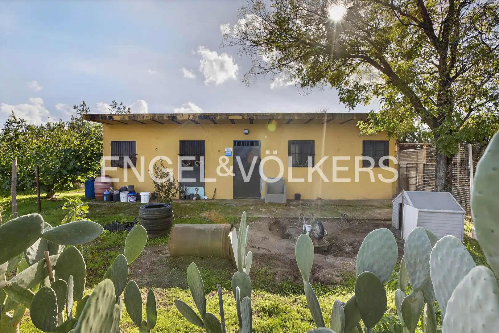 Exterior view of Houses for sale in Morón de la Frontera  with Air Conditioner, Heating and Private garden