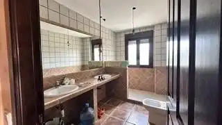 Bathroom of Houses for sale in Carranque  with Terrace
