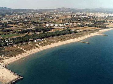 Rustikales Grundstück zum Verkauf in Prat de Vilanova