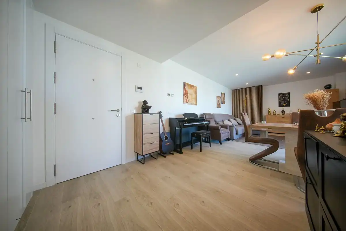 Sala de estar de Ático en venta en Alcalá de Henares con Aire acondicionado, Calefacción y Jardín privado