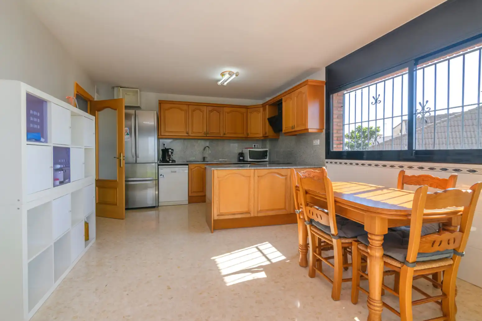 Cocina de Casa o chalet de alquiler en Viladecans con Terraza, Piscina y Balcón