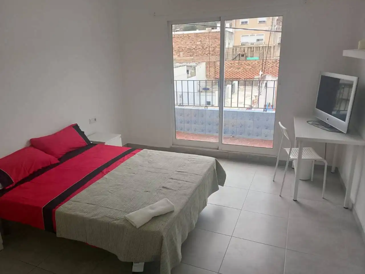 Dormitori de Pis en venda en Oliva amb Moblat i Balcó