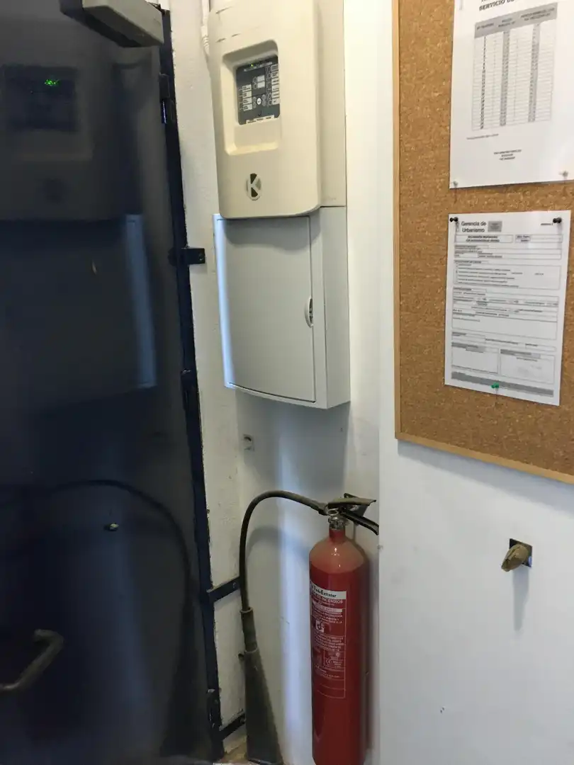 Cocina de Trastero de alquiler en La Rinconada con Alarma