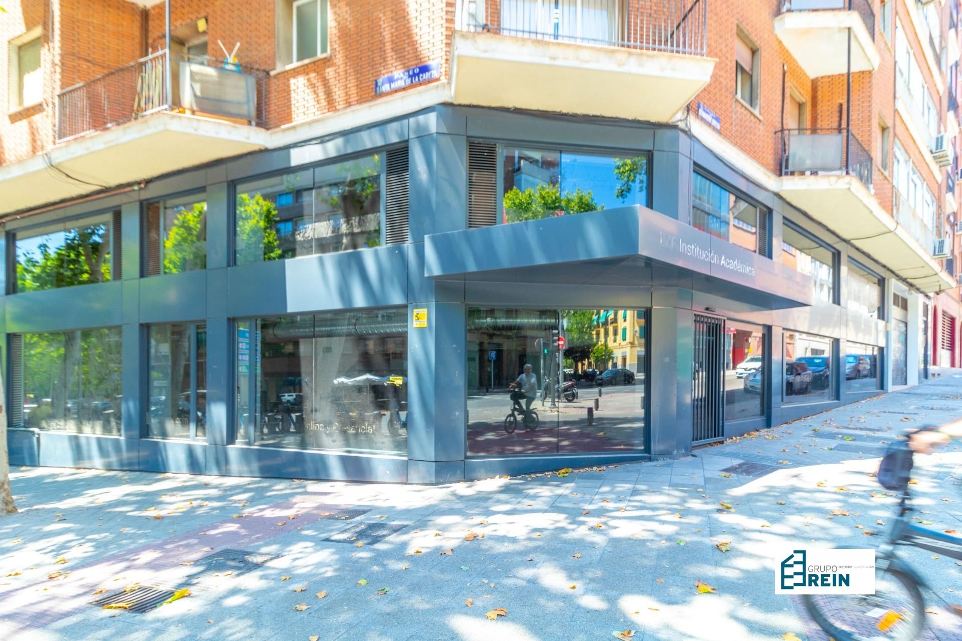 Vista exterior de Local en venta en  Madrid Capital con Aire acondicionado