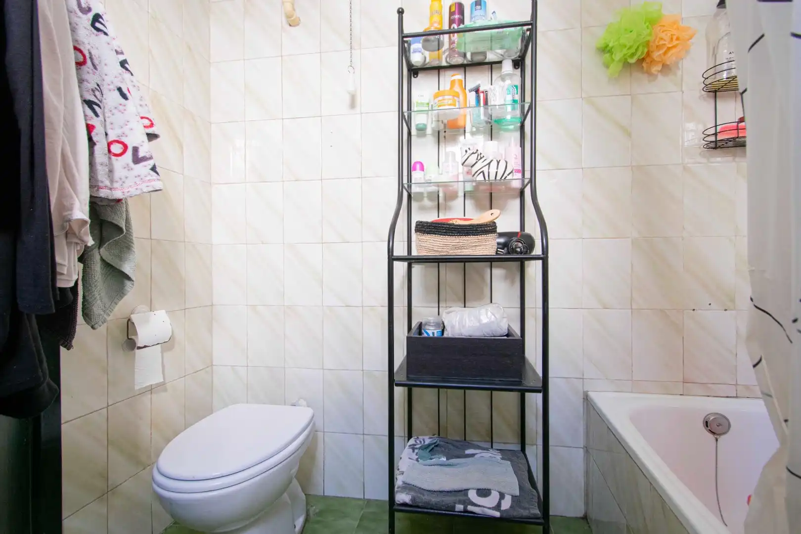 Bathroom of Buildings for sale in Sevilla