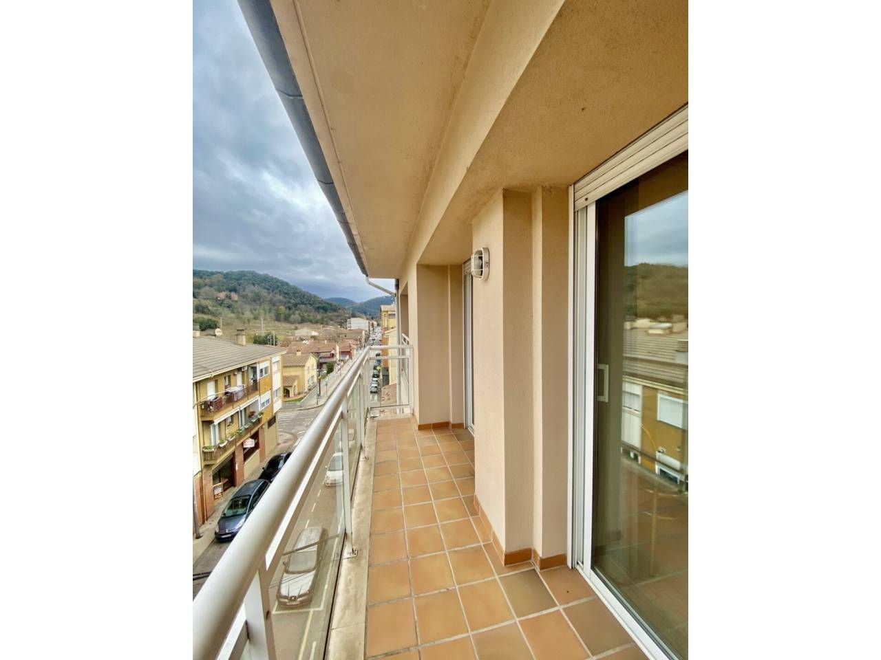 Vista exterior de Dúplex en venta en Olot con Calefacción, Terraza y Amueblado