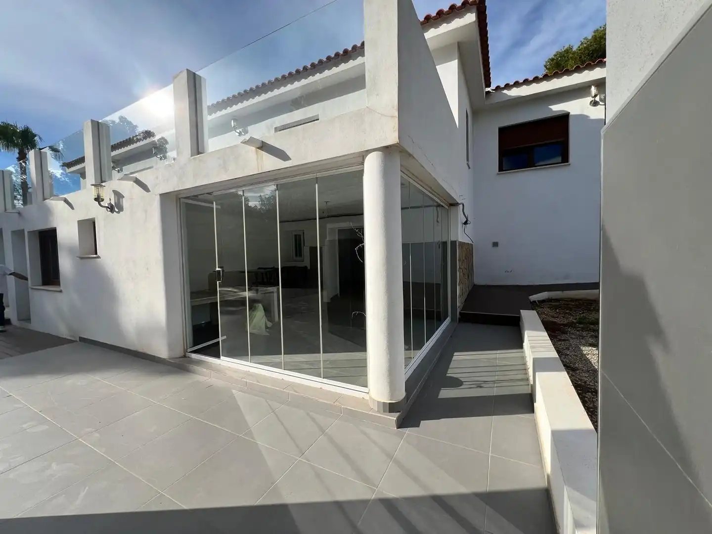 Vista exterior de Casa o xalet en venda en La Nucia amb Jardí privat, Terrassa i Piscina