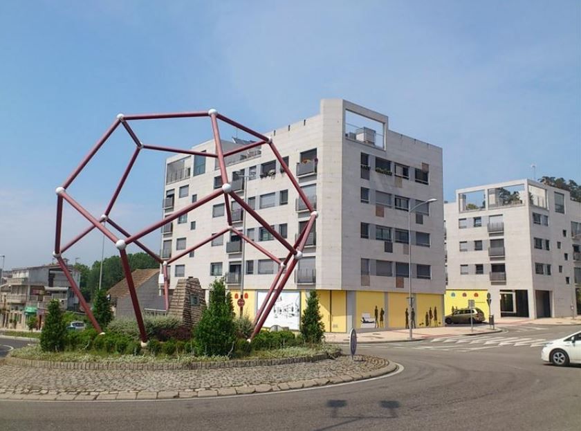 Premises for sale in CLARA CAMPOAMOR, Sardoma - Castrelos