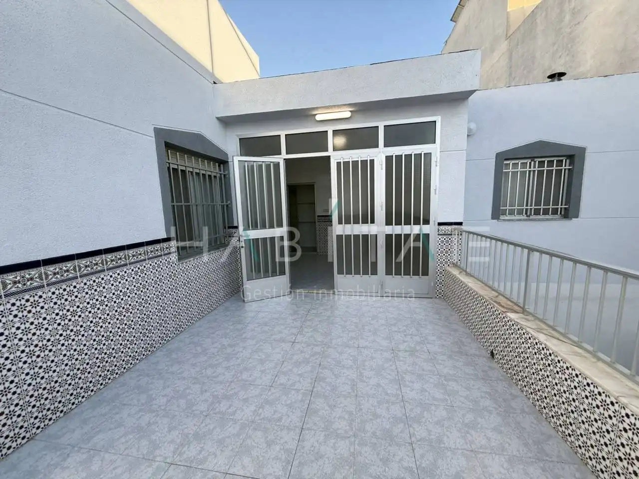 Vista exterior de Casa adosada en venta en San Pedro del Pinatar con Terraza