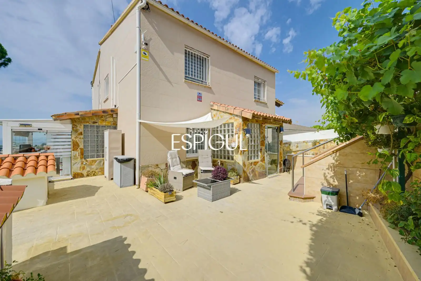 Exterior view of Houses for sale in Rubí  with Air Conditioner, Heating and Terrace