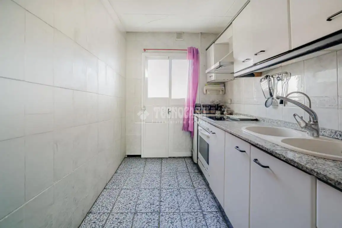 Cuina de Pis en venda en Terrassa amb Terrassa i Balcó