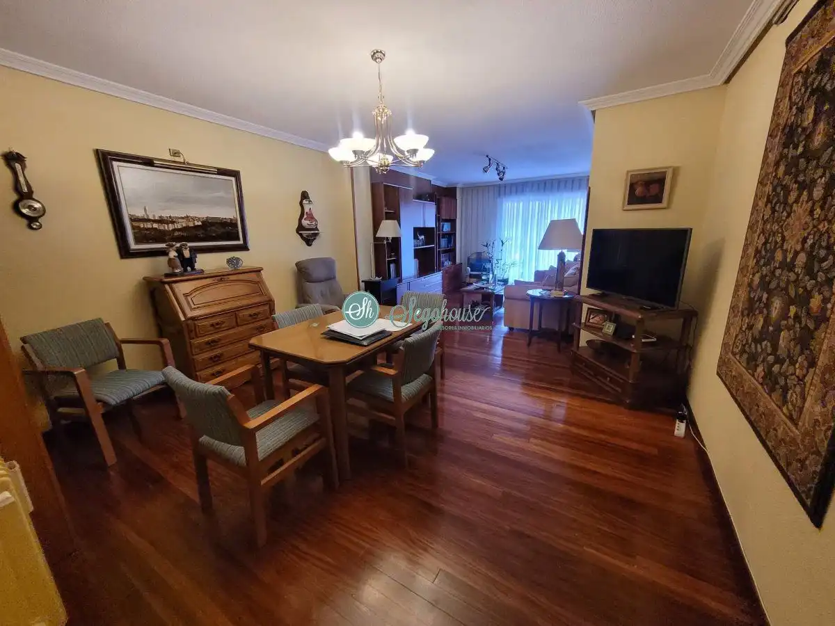Sala d'estar de Pis en venda en Segovia amb Calefacció i Terrassa