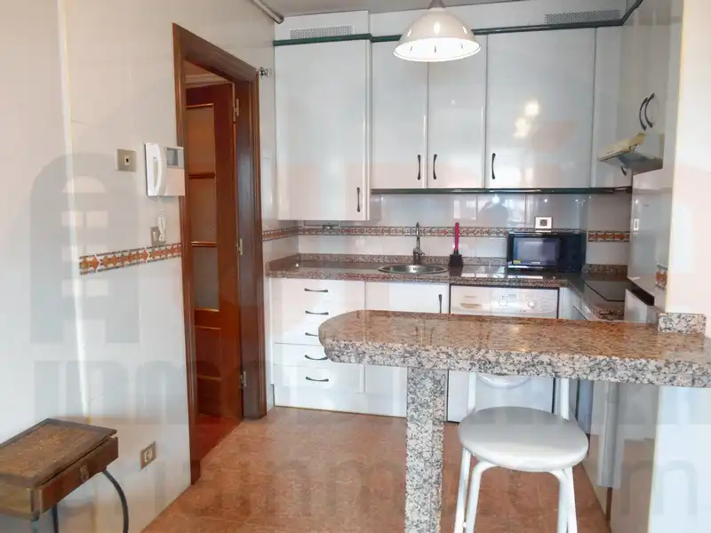 Apartments for rent in Calle Nueve de Mayo, Salesas - Foncalada - Campoamor