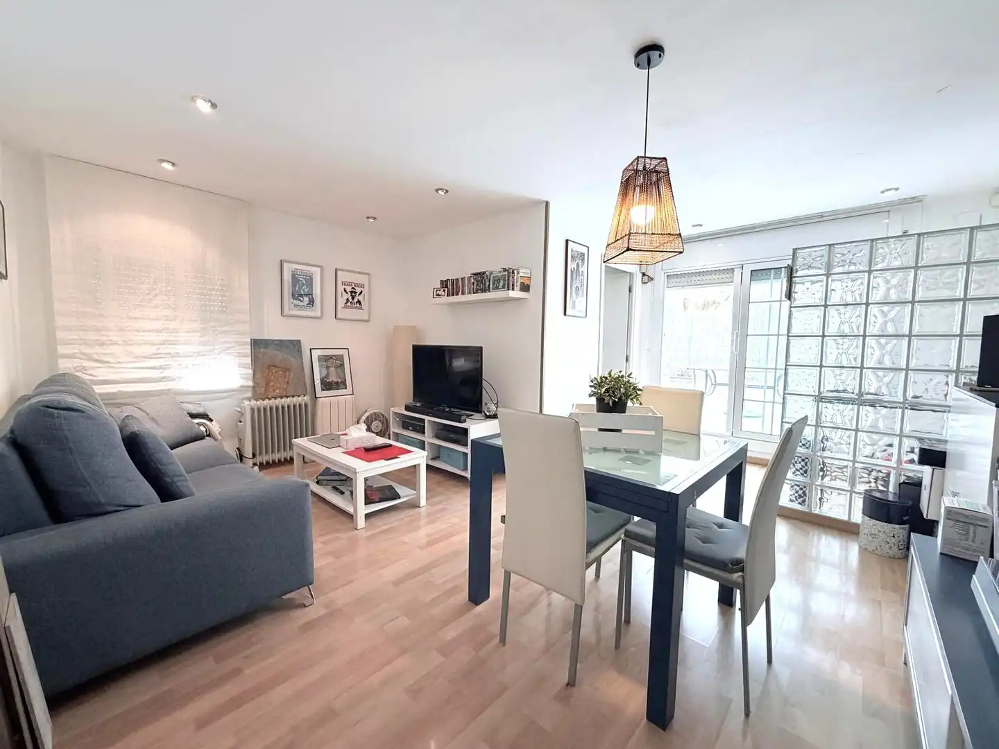Wohnzimmer von Wohnung zum Verkauf in Terrassa mit Parkett und Terrasse