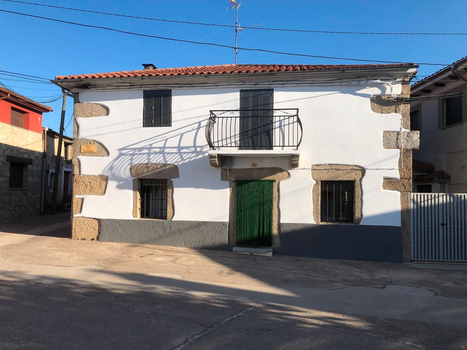 Vista exterior de Casa o xalet en venda en Casillas de Flores amb Balcó