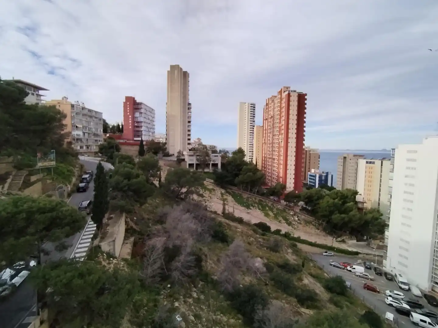 Vista exterior de Estudi en venda en Benidorm amb Aire condicionat, Moblat i Piscina comunitària
