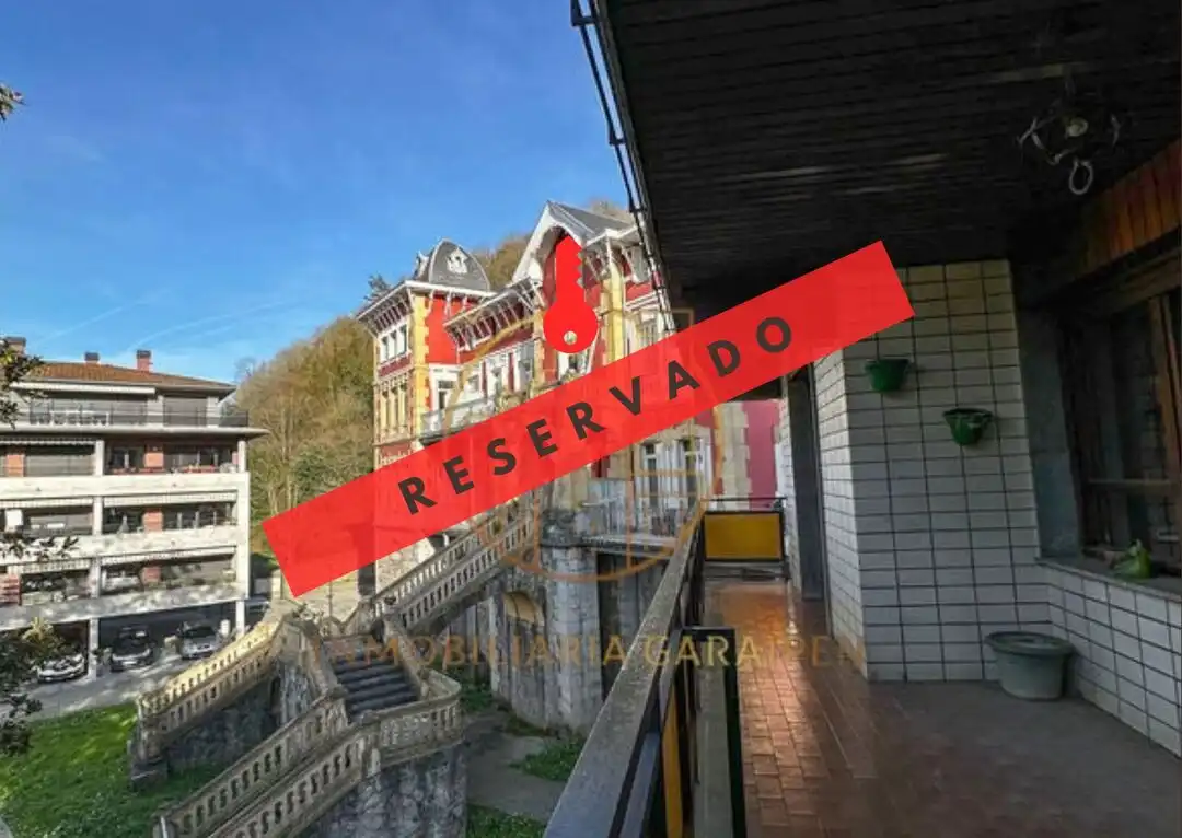 Pis en venda en Irura amb Jardí privat, Terrassa i Balcó