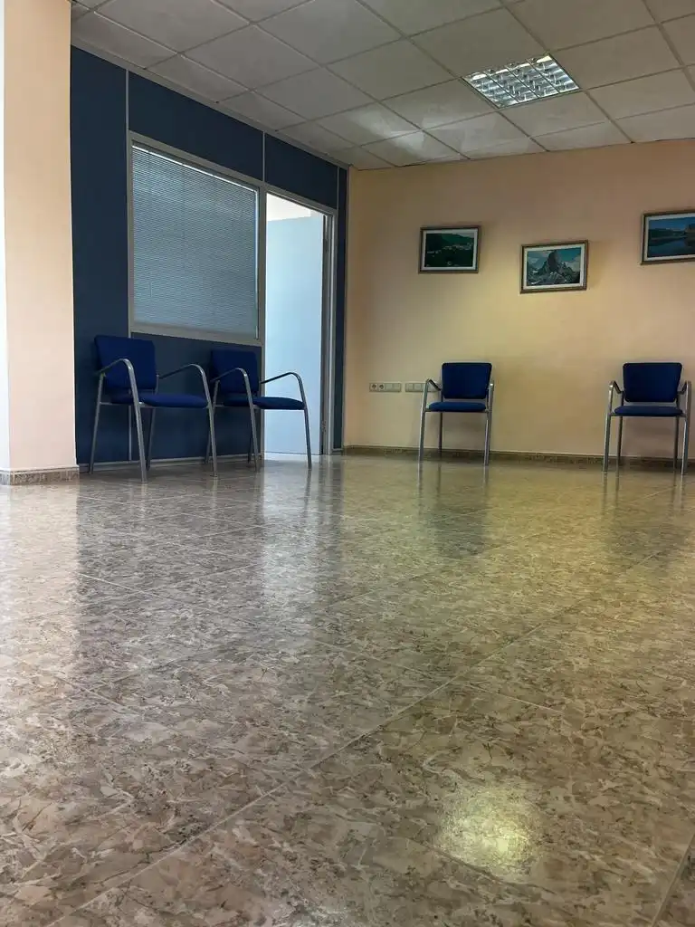 Oficina de alquiler en Santa María del Águila