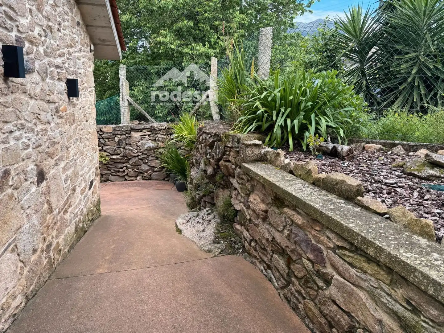 Jardí de Casa o xalet en venda en Arbo amb Terrassa, Traster i Piscina