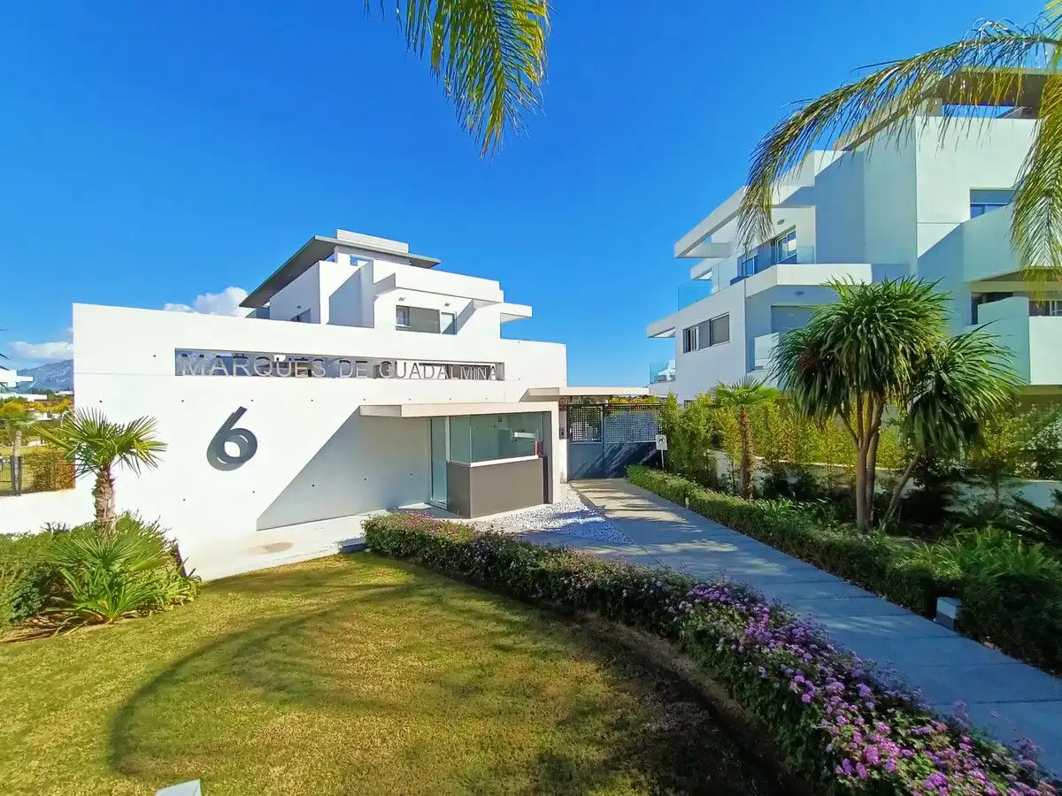 Exterior view of Flat for sale in Estepona  with Air Conditioner, Terrace and Storage room