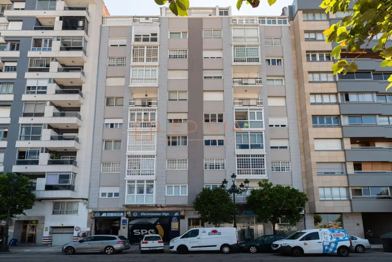 Piso en venta en García Barbón, 114, Centro - Areal