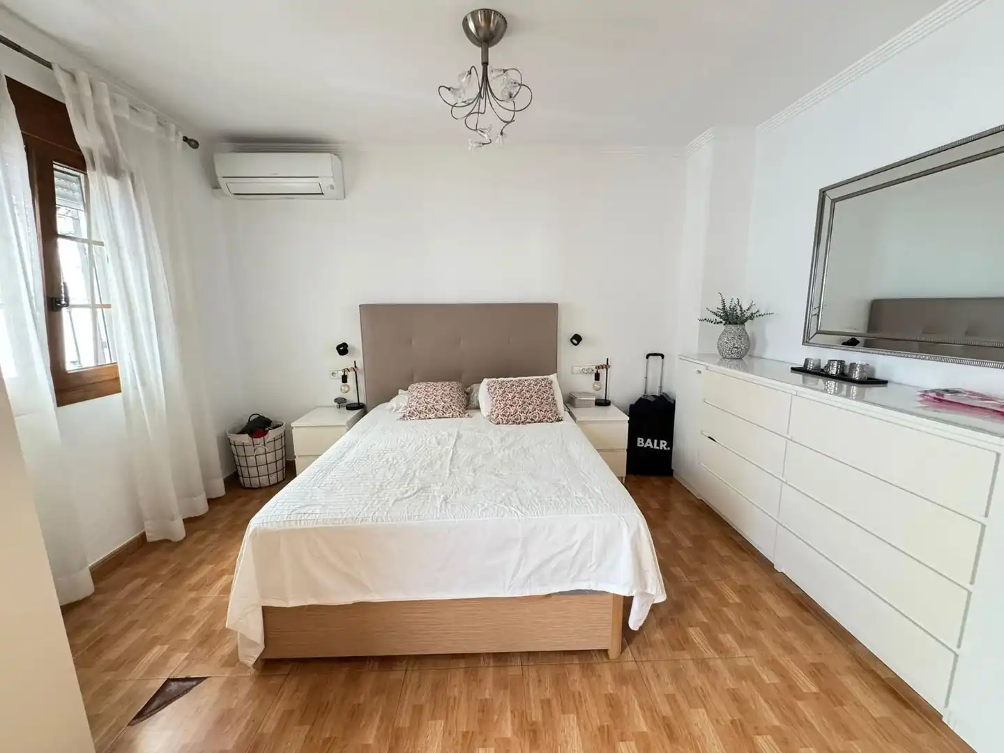 Schlafzimmer von Einfamilien-Reihenhaus zum Verkauf in Fuengirola mit Klimaanlage, Terrasse und Möbliert