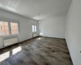 Sala d'estar de Pis en venda en Zamora Capital  amb Calefacció i Terrassa